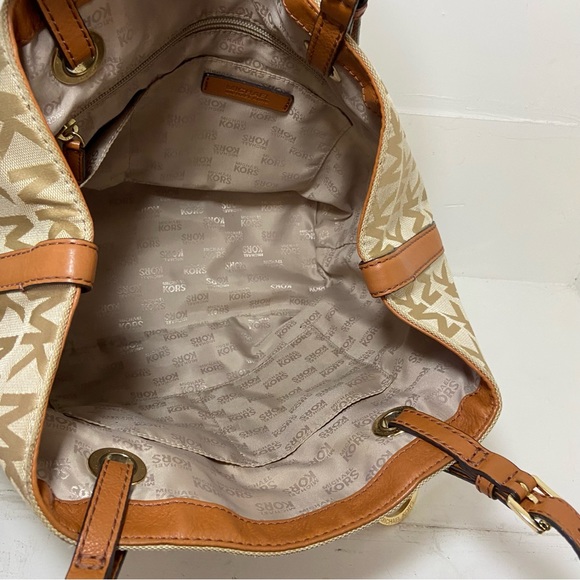 Michael Kors Jet Set Item Grab Bag Jacquard Signature Tote with Tan Leather Trim - Picture 9 of 16